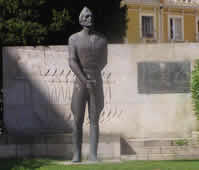 Estatua de Millán astray, en A Coruña.-