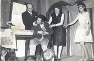 José Bolaños, Pepe el Pelao, Agueda y Chón, en "El Cuchillo de Plata", de 1960.-